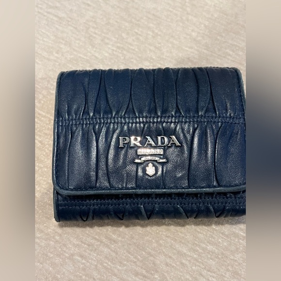 PRADA Authentic wallet in great condition comes with VIP Gift tote ๐ - Picture 3 of 9